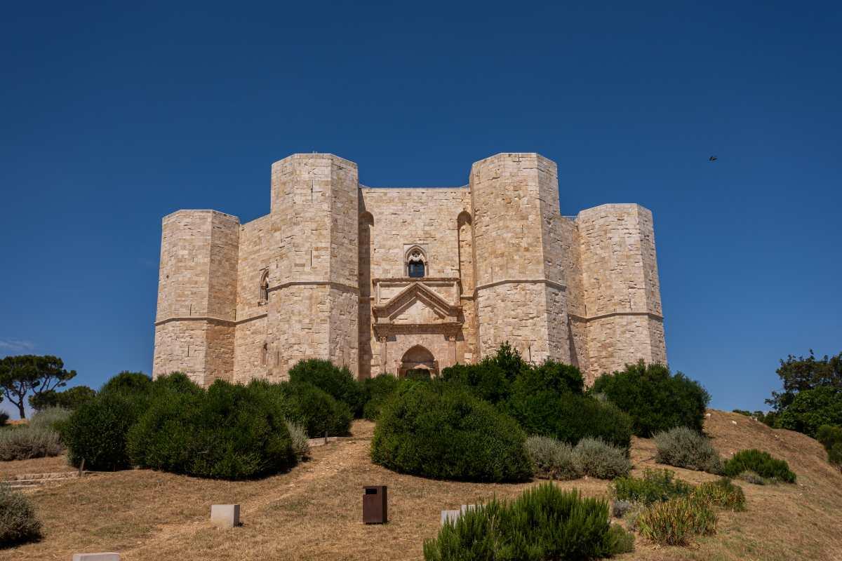 Castel Del Monte 

