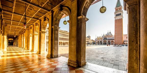  Dedalo e Icaro di Canova