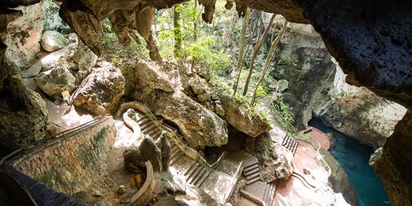 Parque Nacional Los Tres Ojos: verso le profondità della terra 