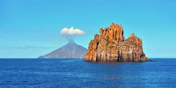 Isola di Stromboli tra mare e natura