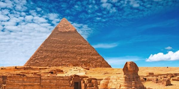 La Torre dei Cairo, il Giardino Botanico e la Necropoli