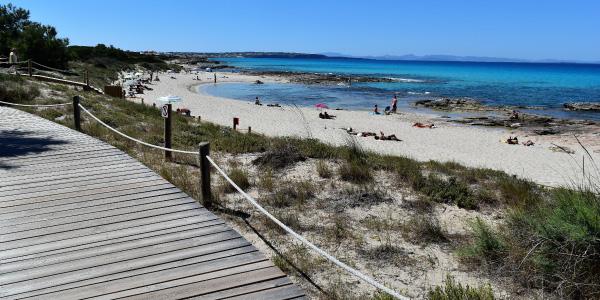 Sa Roqueta, tra le spiagge più tranquille di Formentera