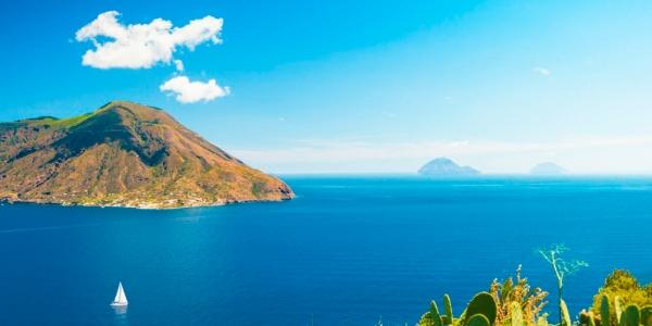 Fuoco e mare alle isole Eolie