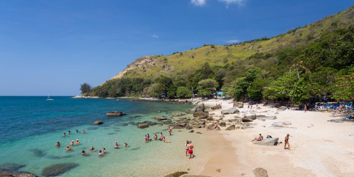 Piccola e spettacolare: la spiaggia di Ao Sane