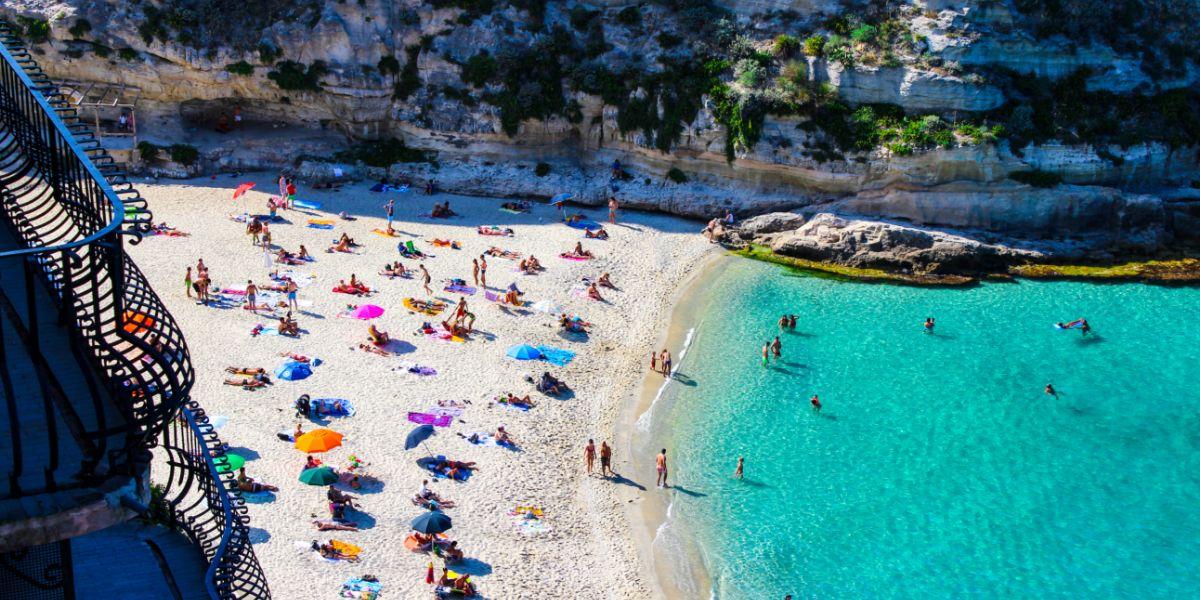 Calabria, spiagge di sabbia: Praia i Focu 