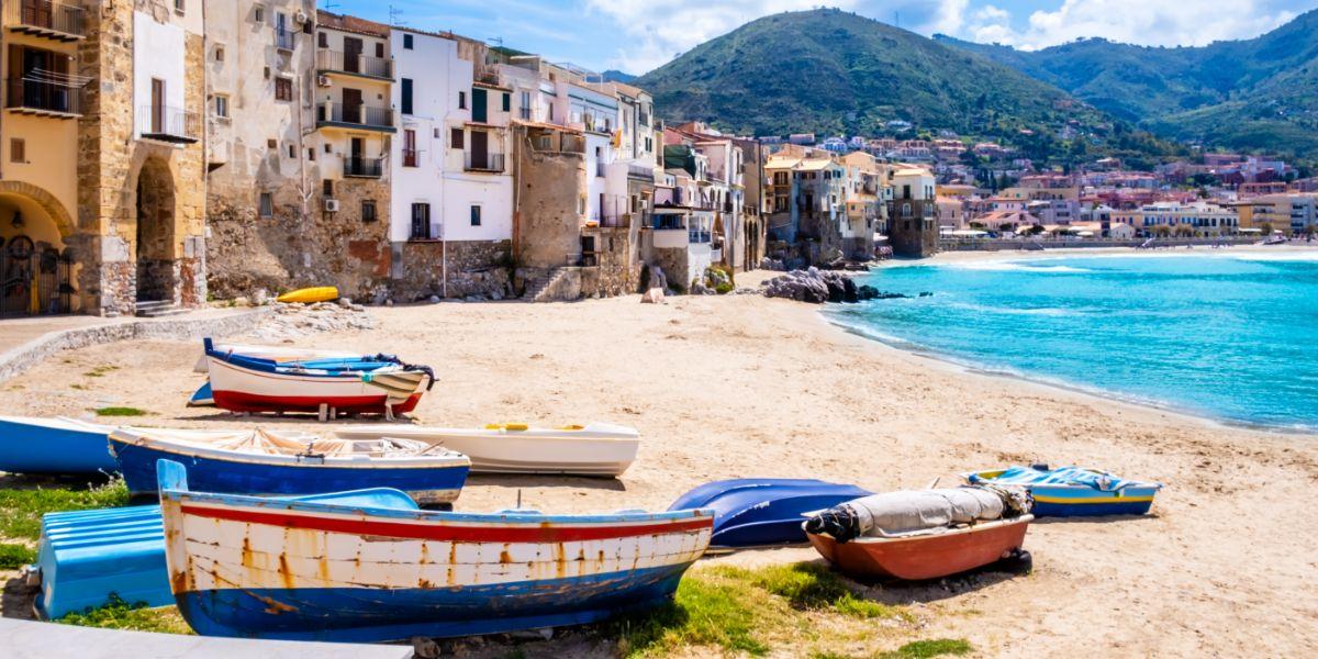 Cefalù, tra le spiagge di sabbia in Sicilia più belle