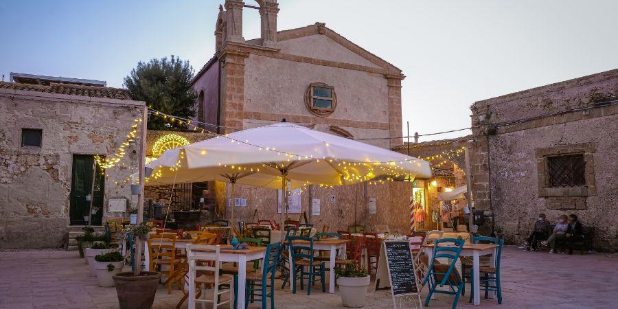 Cosa visitare in Sicilia orientale? Il borgo Marzamemi