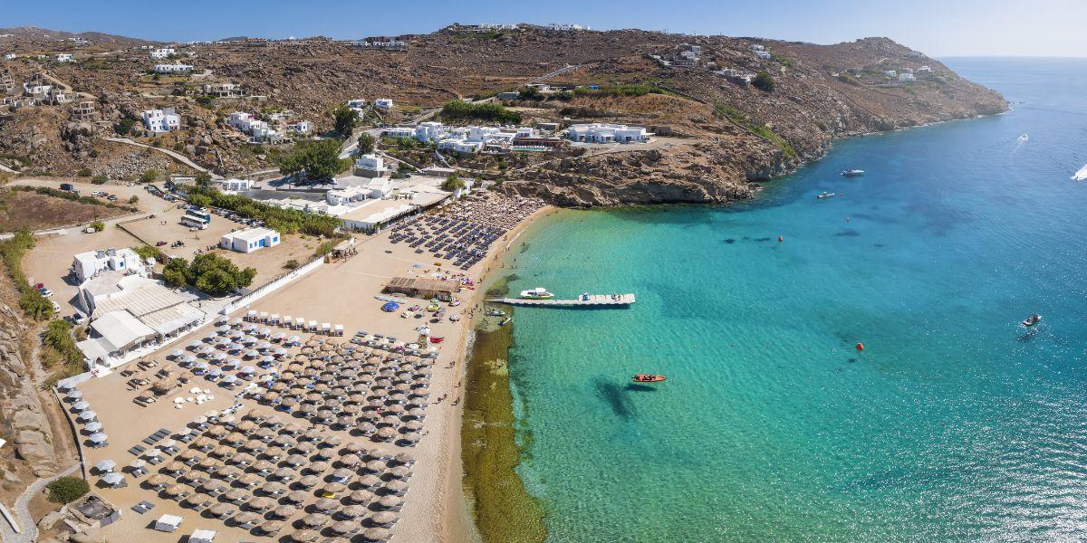 È meglio Mykonos o Santorini? A te la scelta