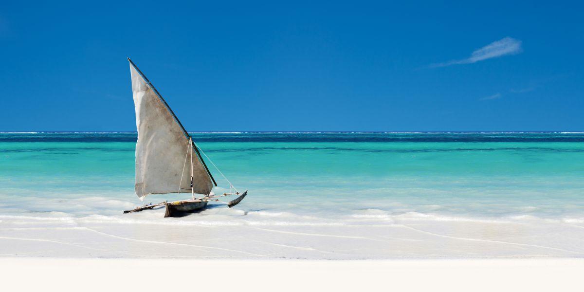 Zanzibar, spiaggia di Kiwengwa: l’alta e la bassa marea 