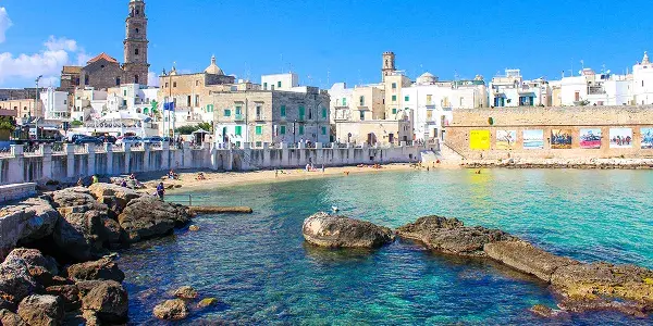 Dove andare in Puglia al mare? Scopri Monopoli