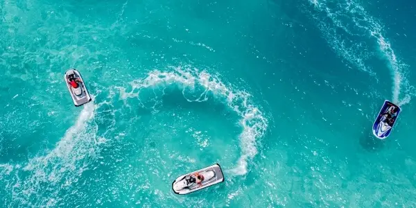 Sport acquatici alle Maldive per chi cerca adrenalina