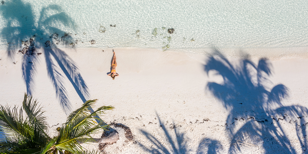 Mare e spiagge: turchese vs blu profondo