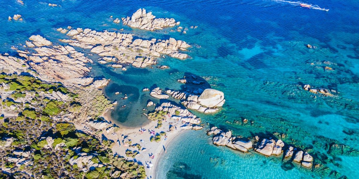 Sardegna, dove alloggiare? Scopri il Golfo Aranci  