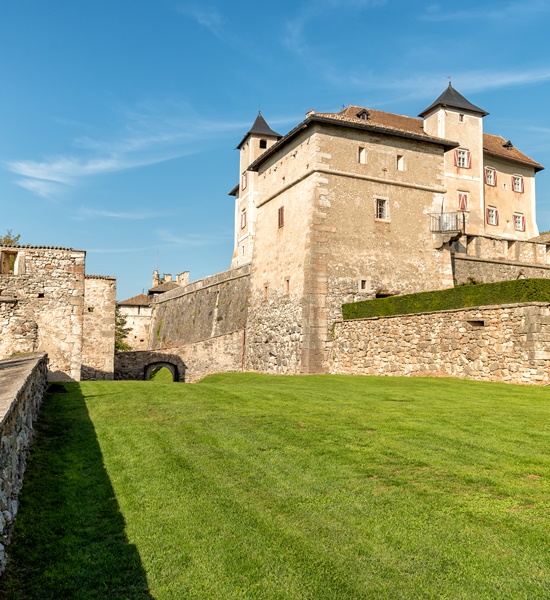 Alla scoperta di Castel Thun | Racconti di viaggio Alpitour