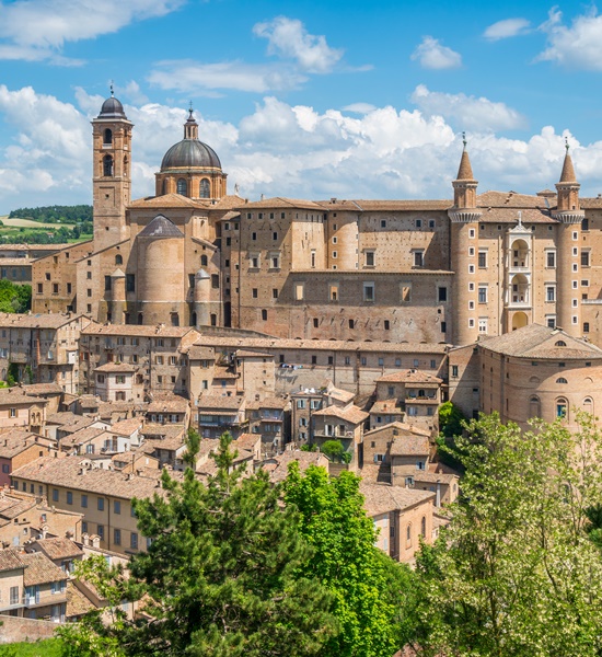 In viaggio sulle orme di Raffaello a Urbino | Racconti di viaggio Alpitour