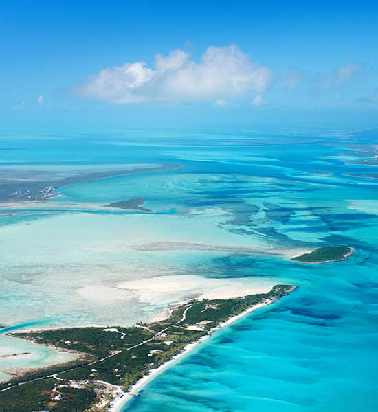 Bella vista sulle isole Bahamas dall'alto