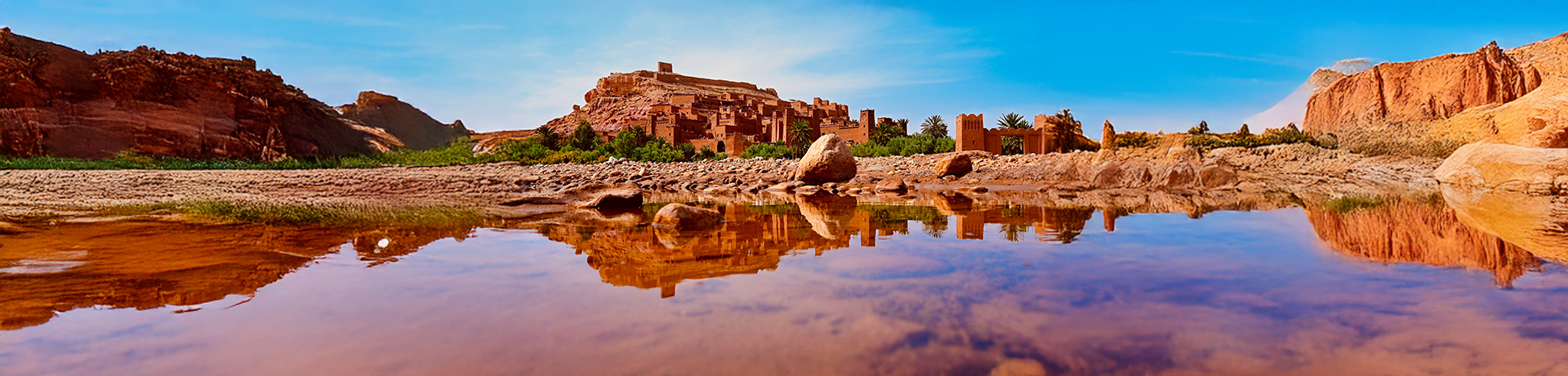vista su Ourzazate, con paesaggio argilloso, Marocco