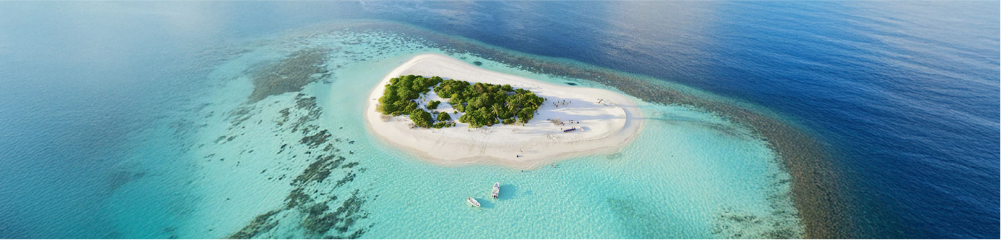 vista dall'alto su atollo delle Maldive