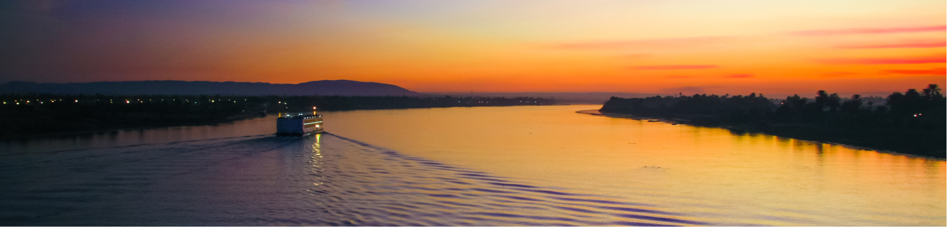 crociera in navigazione sul Nilo al tramonto, Egitto